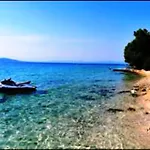Dolce - 40 M To The Sea & Beach-sleeps 3 Milna (Brac)