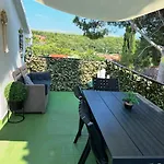 Dolce - 40 M To The Sea & Beach-sleeps 3 Milna (Brac)