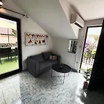 Apartamento Dolce - 40 M To The Sea & Beach-sleeps 3 *